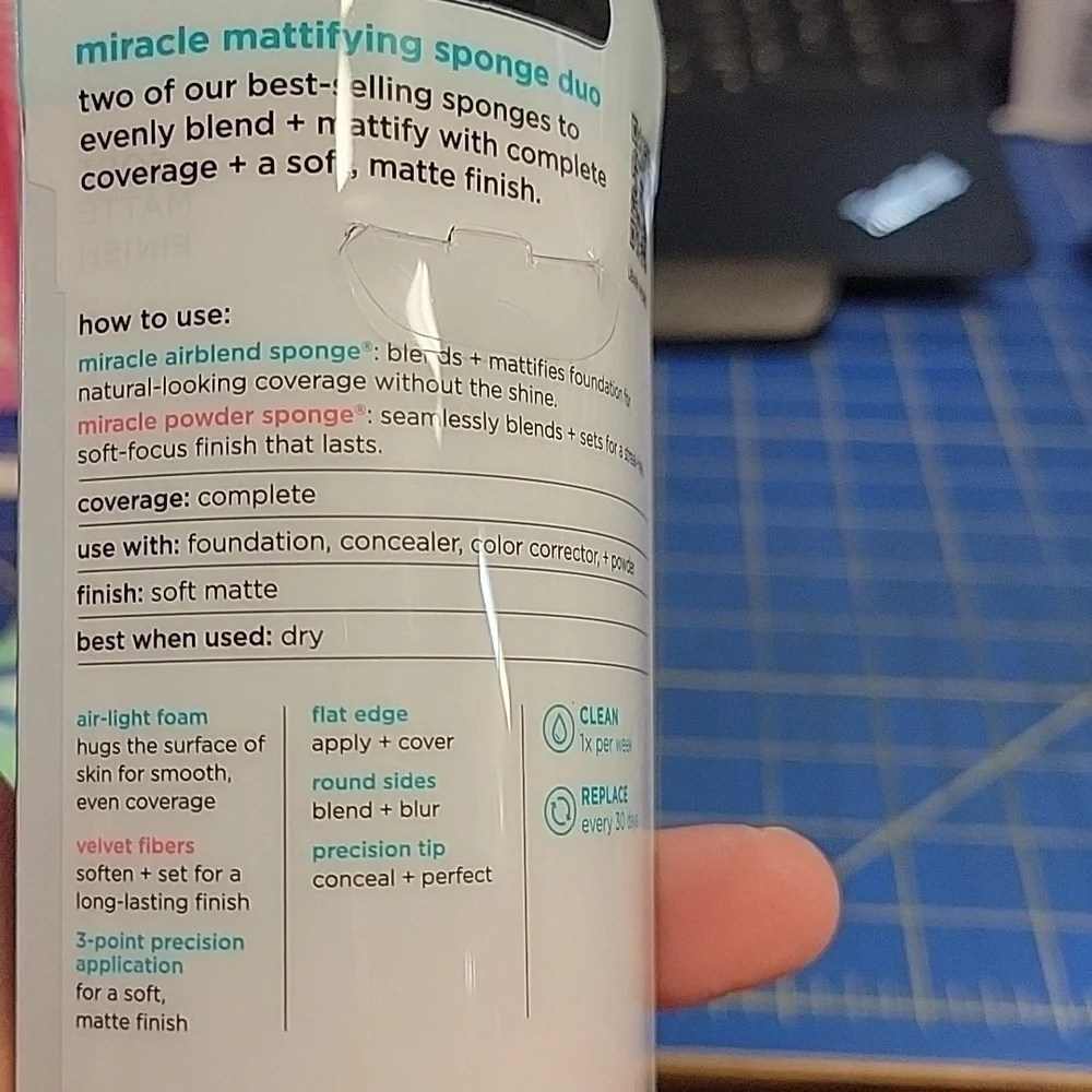 Real Techniques Miracle Mattifying Sponge Duo Soft Matte Finish New